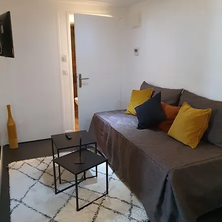 Au Bon Coin Отель Биарриц